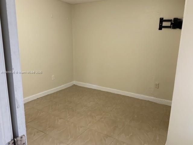 For Rent: $1,850 (2 beds, 1 baths, 1758 Square Feet)