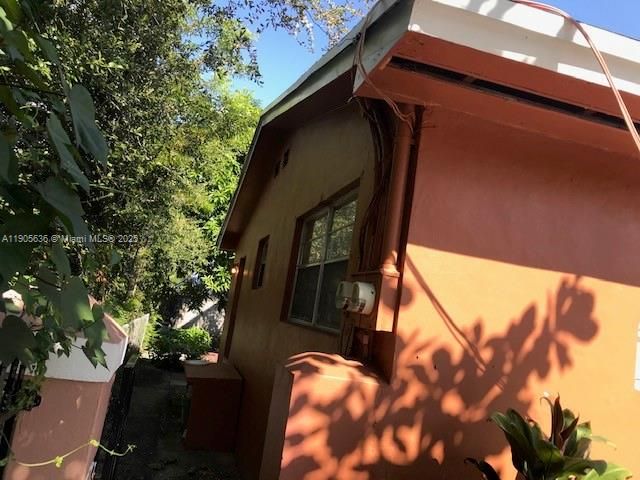 For Rent: $1,850 (2 beds, 1 baths, 1758 Square Feet)