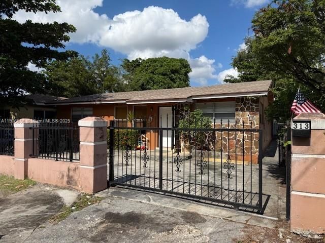 For Rent: $1,850 (2 beds, 1 baths, 1758 Square Feet)