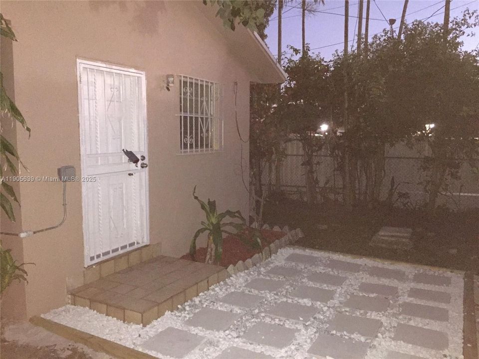 Recently Rented: $1,500 (0 beds, 1 baths, 1746 Square Feet)