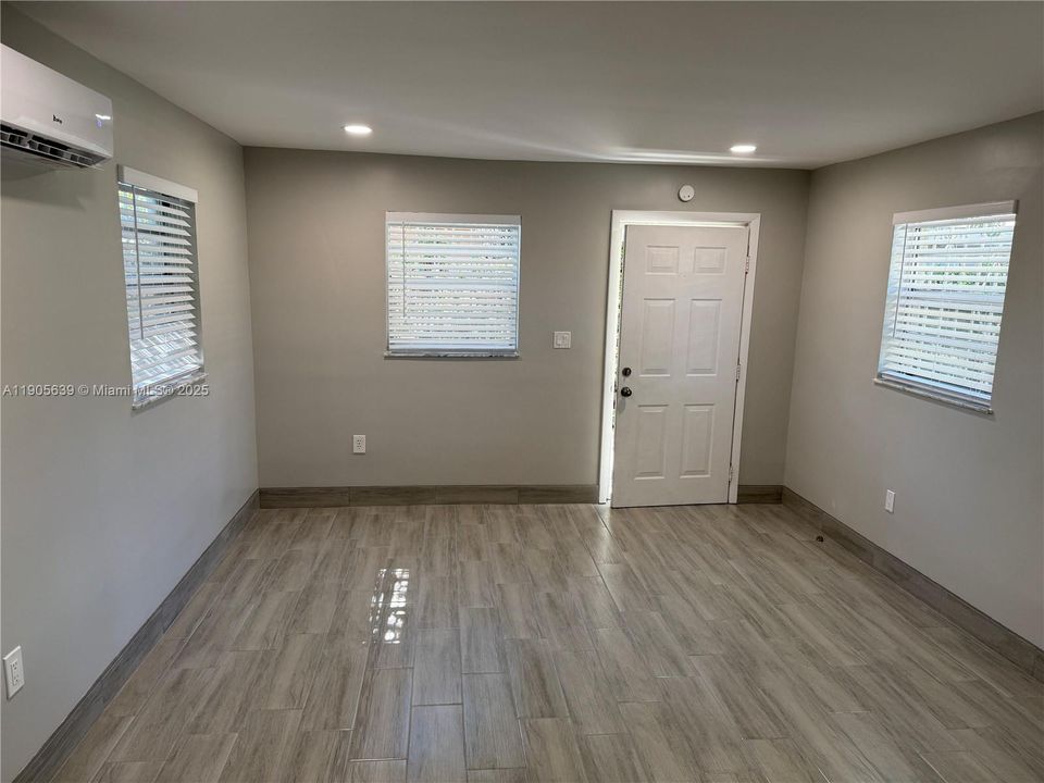 Recently Rented: $1,500 (0 beds, 1 baths, 1746 Square Feet)