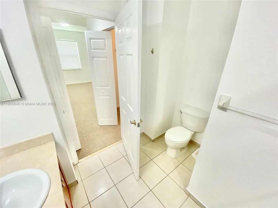 For Rent: $2,750 (3 beds, 2 baths, 1207 Square Feet)