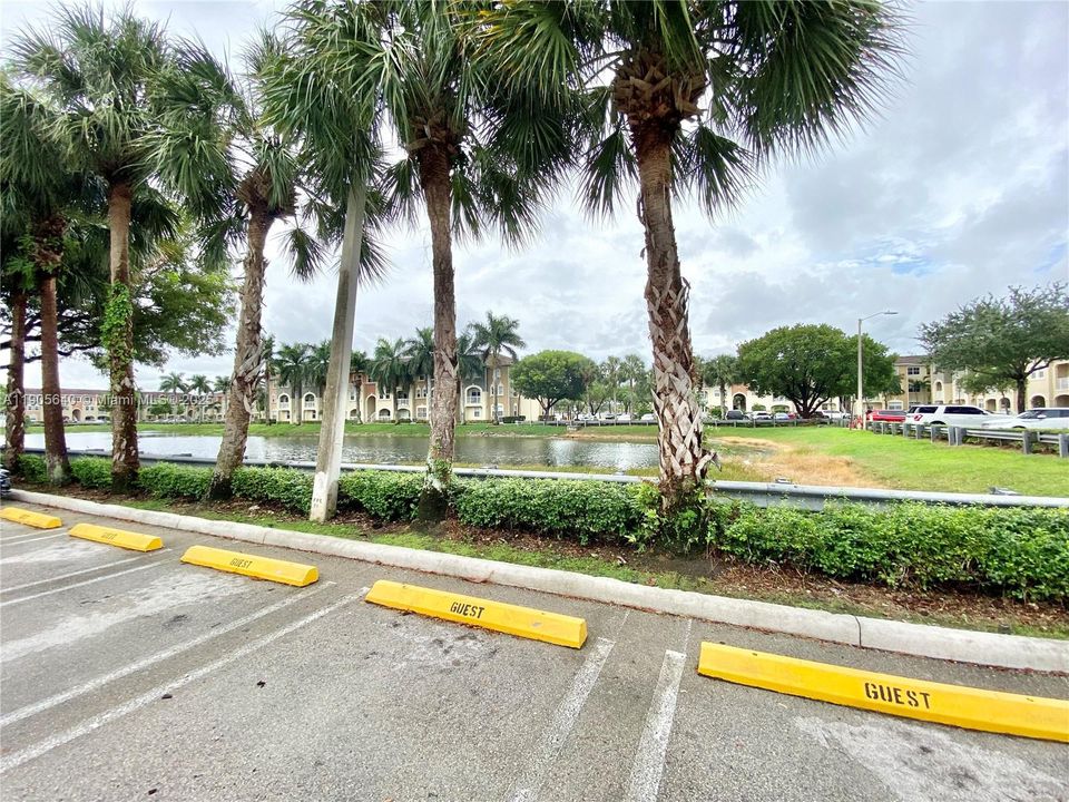 For Rent: $2,750 (3 beds, 2 baths, 1207 Square Feet)