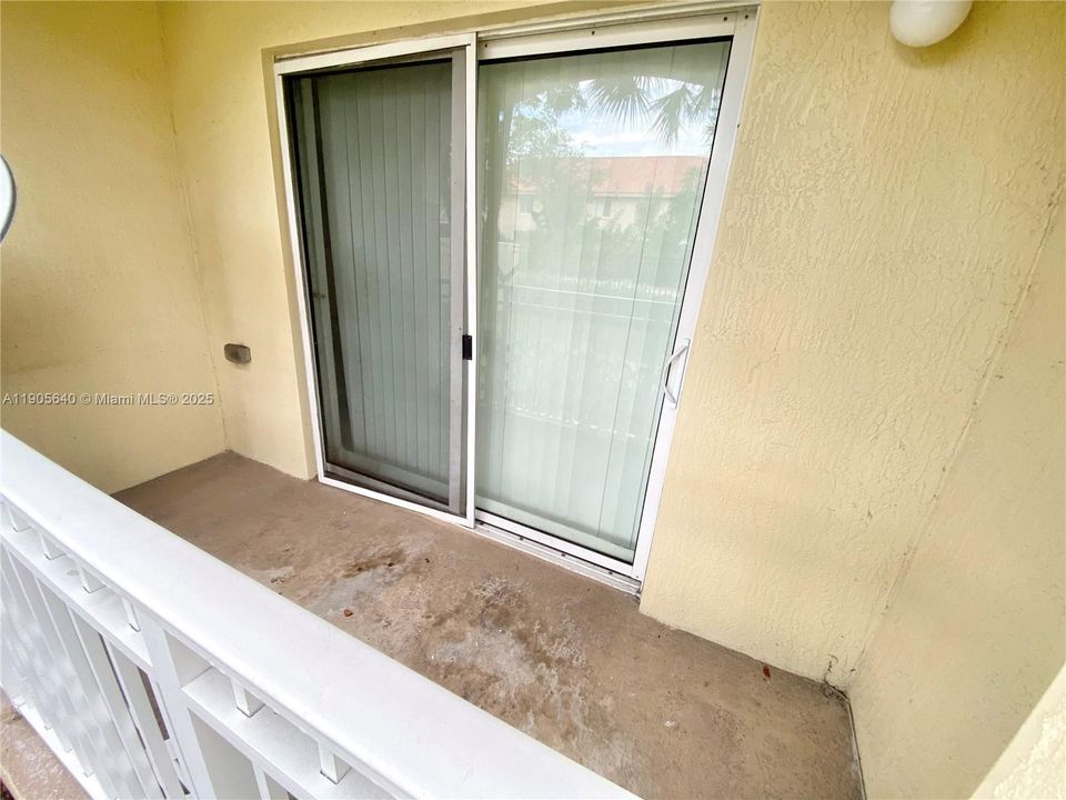 For Rent: $2,750 (3 beds, 2 baths, 1207 Square Feet)