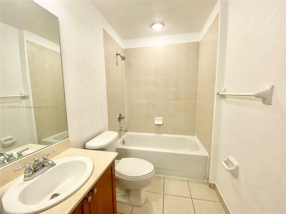For Rent: $2,750 (3 beds, 2 baths, 1207 Square Feet)