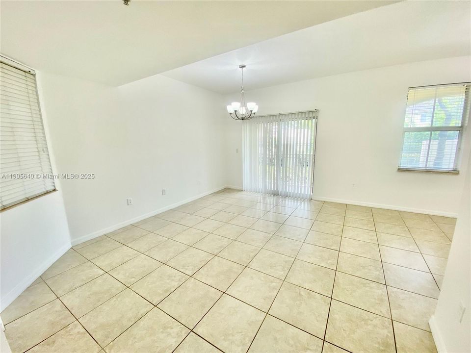 For Rent: $2,750 (3 beds, 2 baths, 1207 Square Feet)