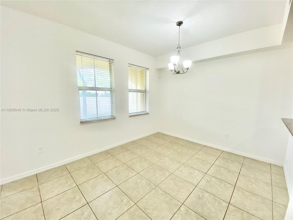 For Rent: $2,750 (3 beds, 2 baths, 1207 Square Feet)
