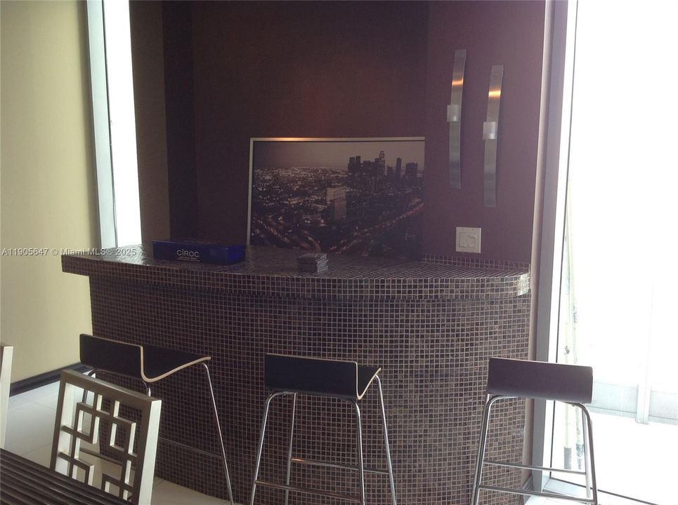 最近租的: $4,000 (1 贝兹, 2 浴室, 1337 平方英尺)