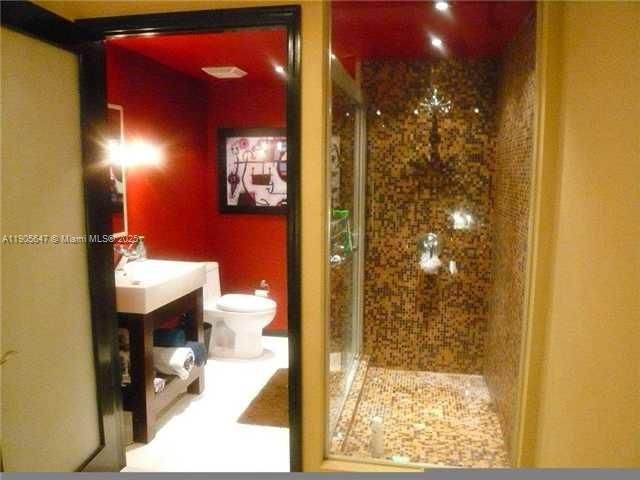 最近租的: $4,000 (1 贝兹, 2 浴室, 1337 平方英尺)