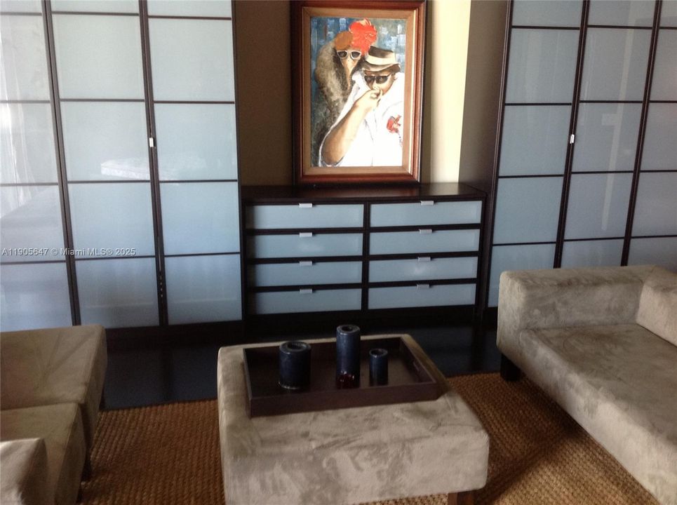 最近租的: $4,000 (1 贝兹, 2 浴室, 1337 平方英尺)