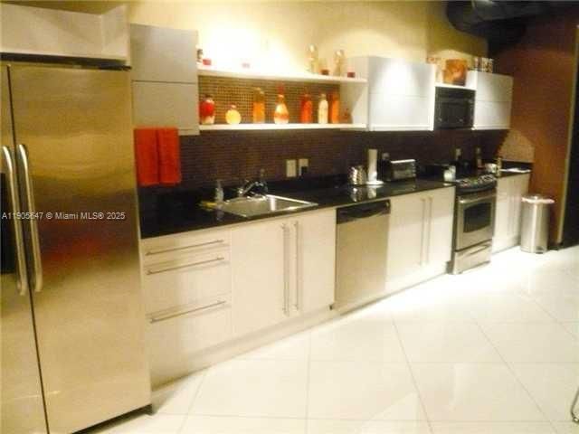 最近租的: $4,000 (1 贝兹, 2 浴室, 1337 平方英尺)