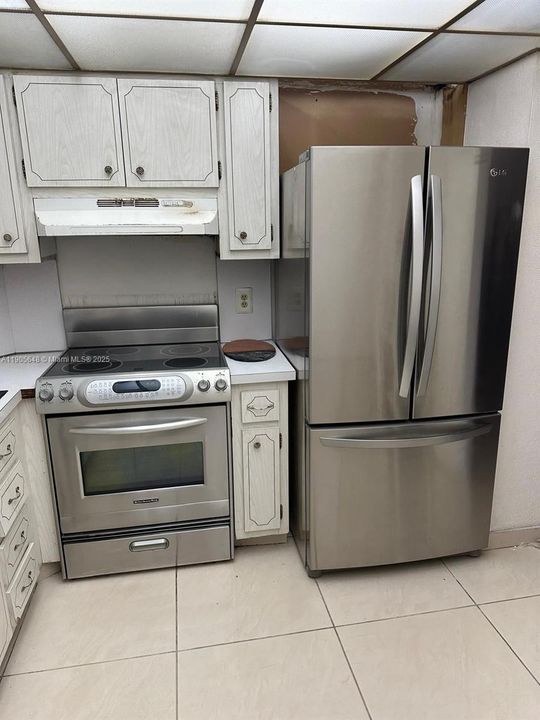 For Sale: $469,000 (2 beds, 2 baths, 1240 Square Feet)