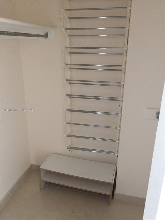 For Sale: $469,000 (2 beds, 2 baths, 1240 Square Feet)