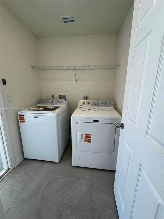 出租: $2,890 (3 贝兹, 2 浴室, 1541 平方英尺)