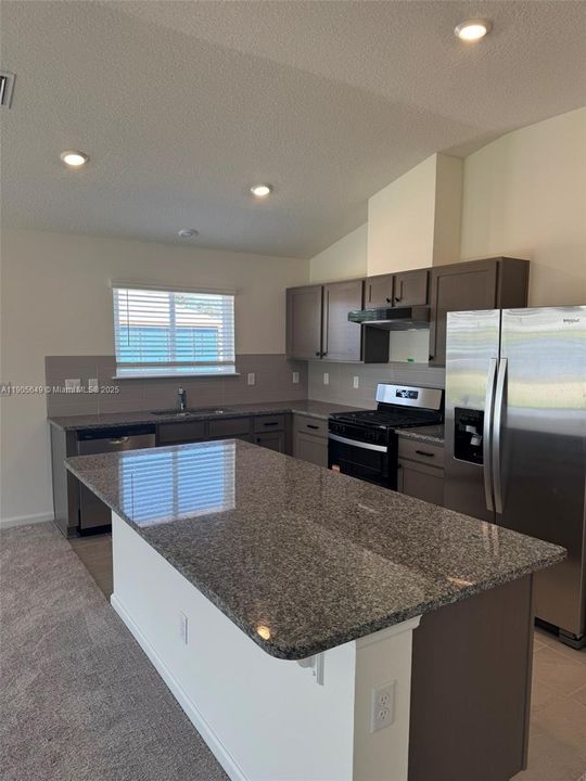 出租: $2,890 (3 贝兹, 2 浴室, 1541 平方英尺)