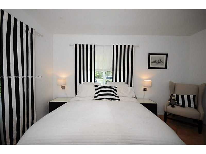 For Rent: $3,199 (2 beds, 1 baths, 1056 Square Feet)