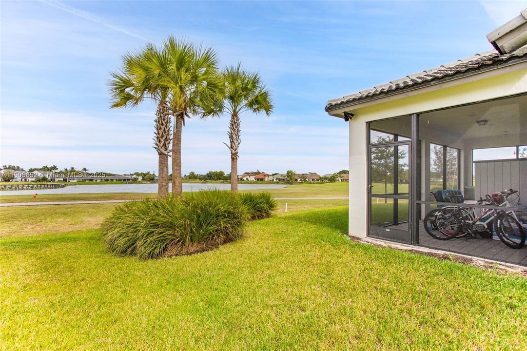 For Sale: $975,000 (5 beds, 3 baths, 2860 Square Feet)