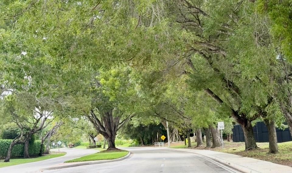 For Sale: $975,000 (5 beds, 3 baths, 2860 Square Feet)