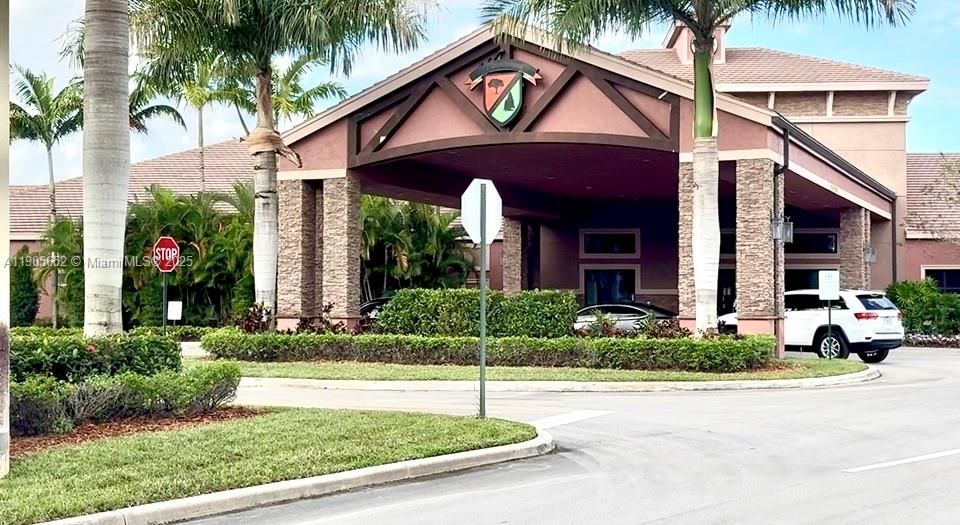 WOODMONT COUNTRY CLUB