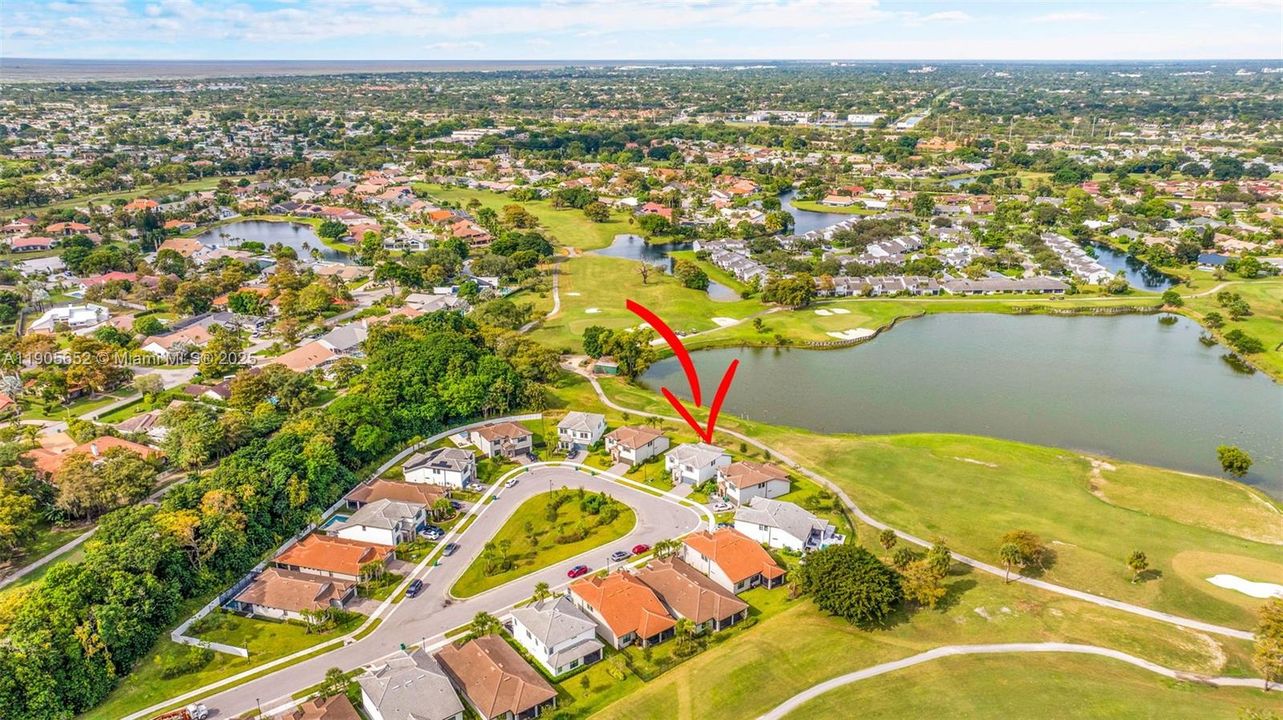 For Sale: $975,000 (5 beds, 3 baths, 2860 Square Feet)