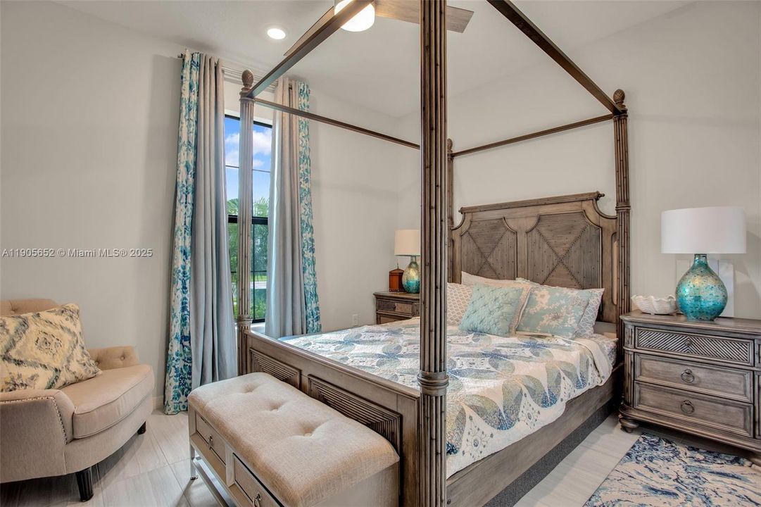 For Sale: $975,000 (5 beds, 3 baths, 2860 Square Feet)