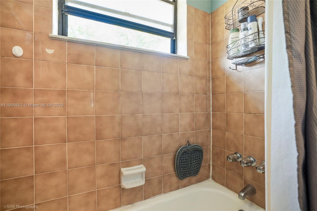 For Sale: $599,000 (0 beds, 0 baths, 1926 Square Feet)