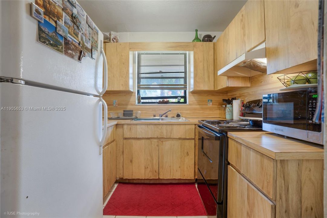 For Sale: $599,000 (0 beds, 0 baths, 1926 Square Feet)