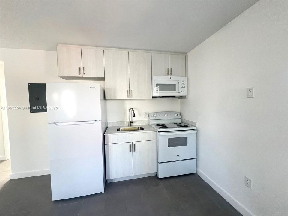 出租: $1,500 (1 贝兹, 1 浴室, 0 平方英尺)