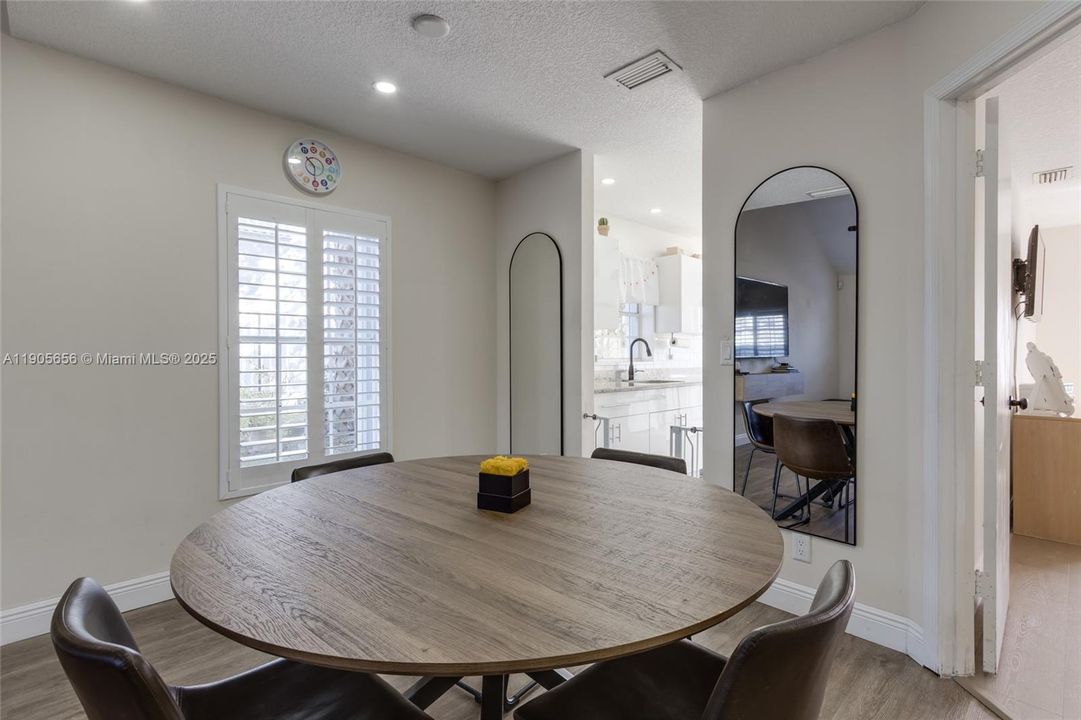 待售: $340,000 (3 贝兹, 2 浴室, 1462 平方英尺)