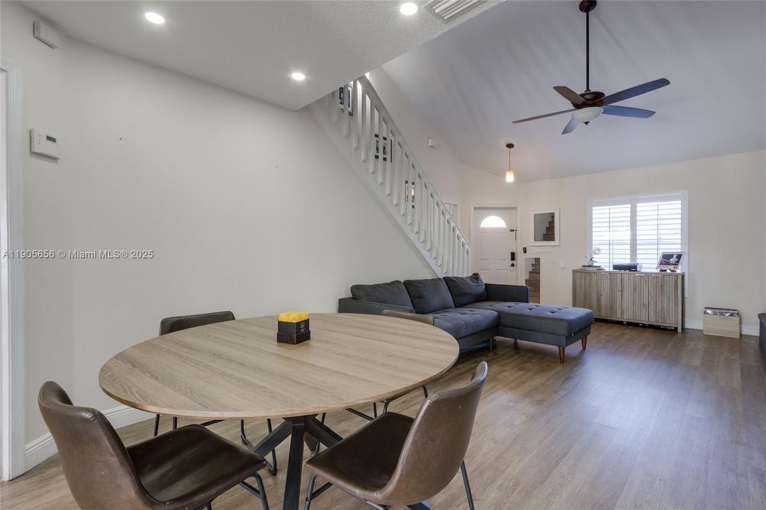 待售: $340,000 (3 贝兹, 2 浴室, 1462 平方英尺)