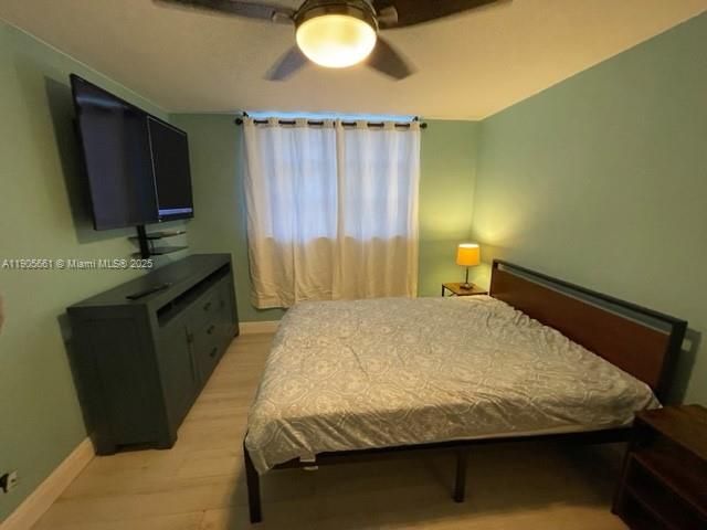 For Sale: $188,500 (2 beds, 2 baths, 984 Square Feet)