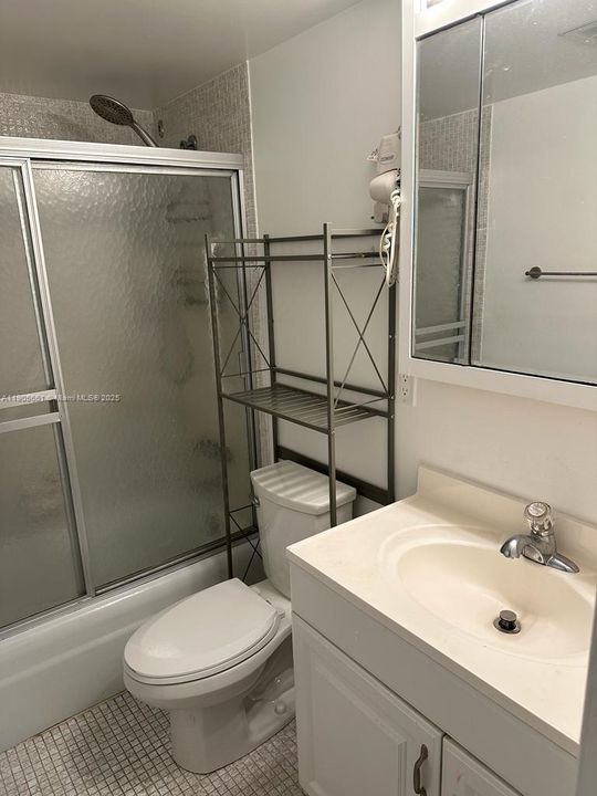 For Sale: $188,500 (2 beds, 2 baths, 984 Square Feet)