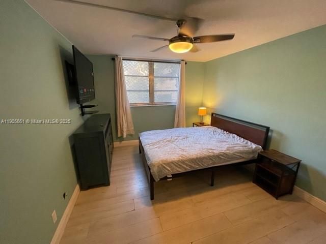 For Sale: $188,500 (2 beds, 2 baths, 984 Square Feet)