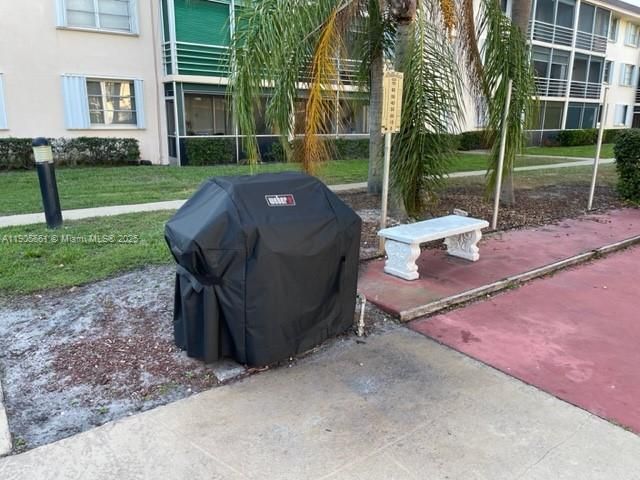 For Sale: $188,500 (2 beds, 2 baths, 984 Square Feet)