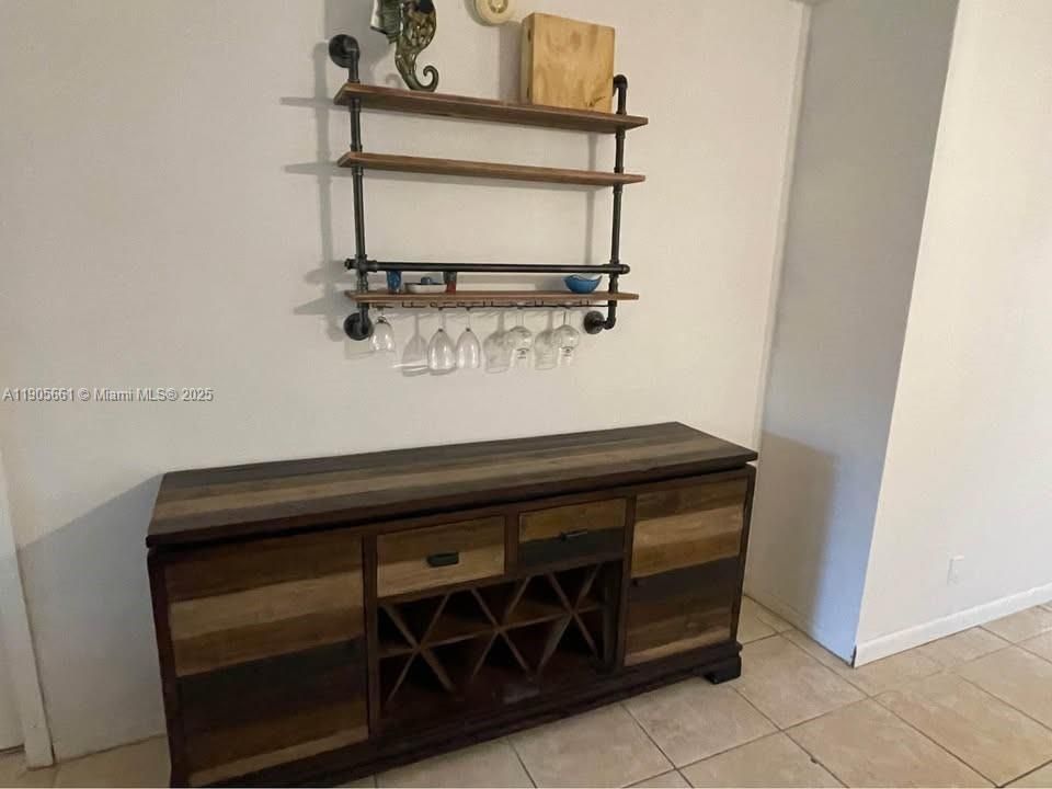 For Sale: $188,500 (2 beds, 2 baths, 984 Square Feet)