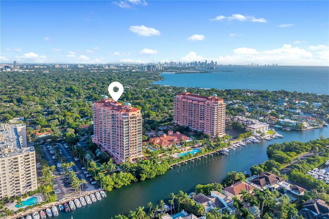 На продажу: $7,750,000 (3 спален, 4 ванн, 4530 Квадратных фут)