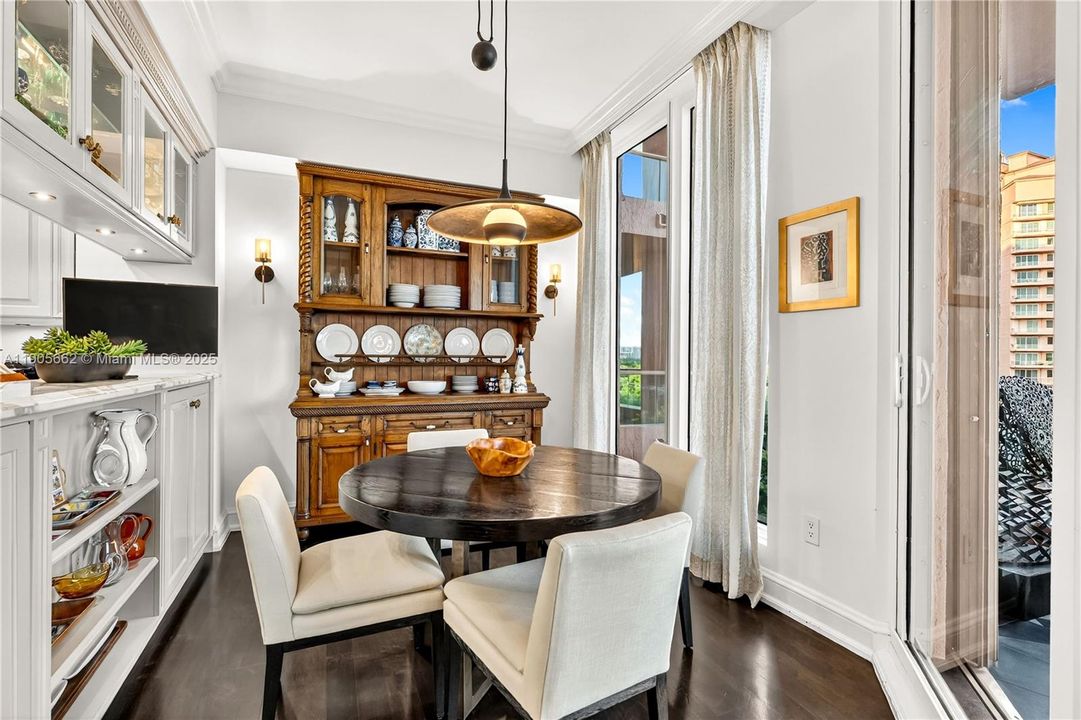 На продажу: $7,750,000 (3 спален, 4 ванн, 4530 Квадратных фут)