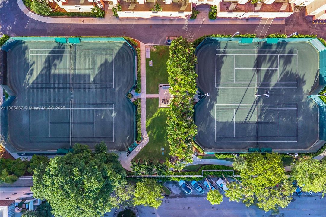 На продажу: $7,750,000 (3 спален, 4 ванн, 4530 Квадратных фут)