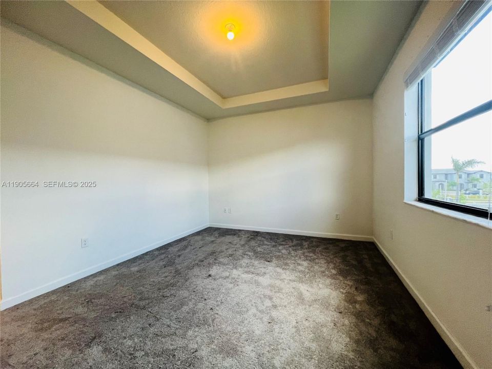 For Rent: $2,300 (3 beds, 2 baths, 1483 Square Feet)