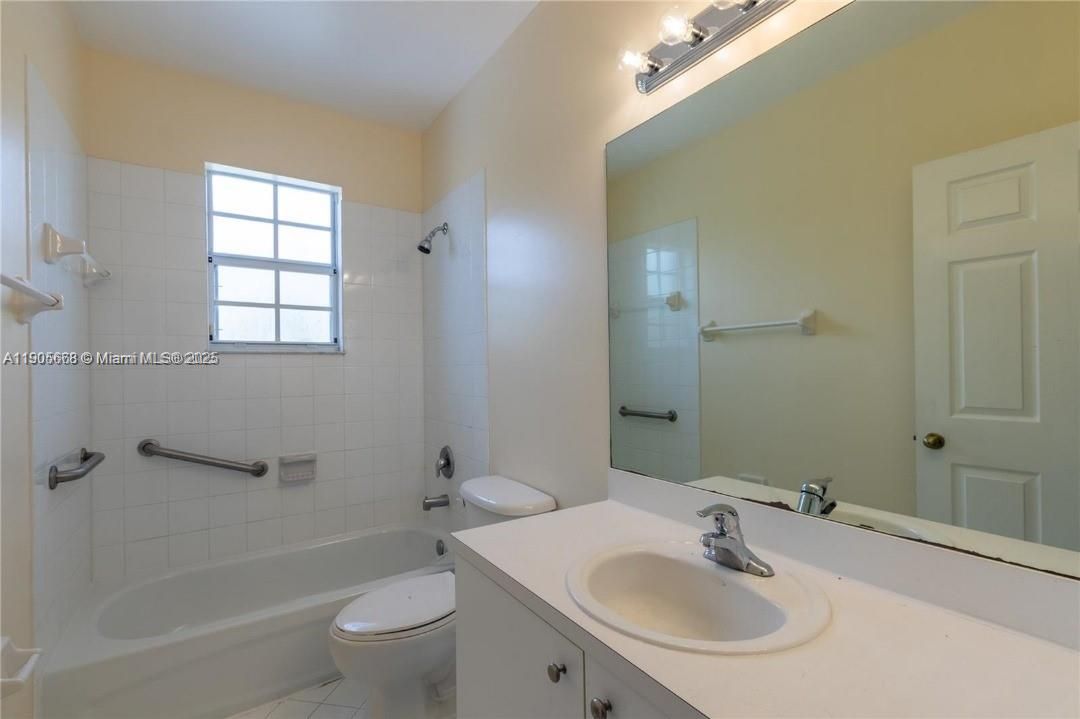 待售: $275,000 (3 贝兹, 2 浴室, 1062 平方英尺)