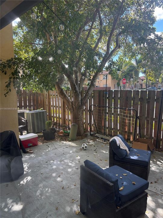 待售: $275,000 (3 贝兹, 2 浴室, 1062 平方英尺)