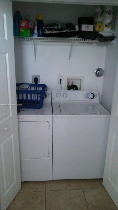 待售: $275,000 (3 贝兹, 2 浴室, 1062 平方英尺)