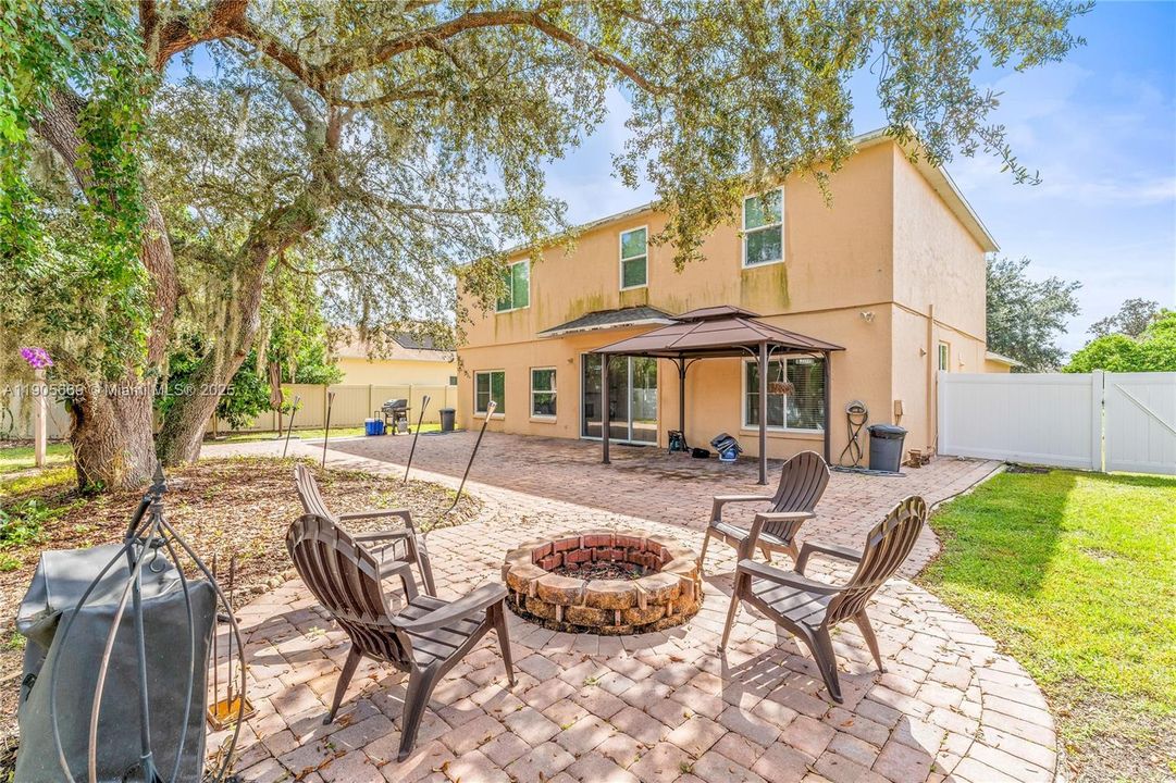 На продажу: $659,999 (4 спален, 3 ванн, 0 Квадратных фут)