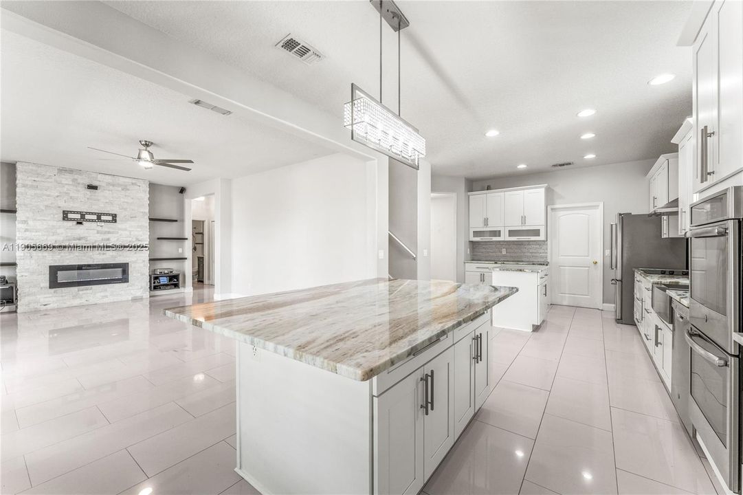 На продажу: $659,999 (4 спален, 3 ванн, 0 Квадратных фут)