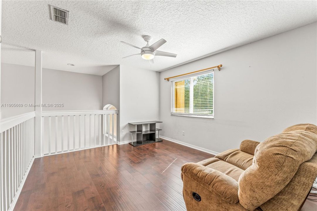 На продажу: $659,999 (4 спален, 3 ванн, 0 Квадратных фут)