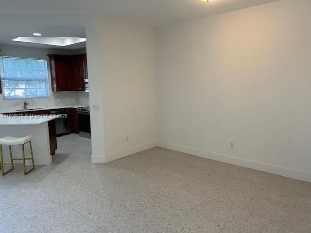 En Venta: $925,000 (3 camas, 2 baños, 1793 Pies cuadrados)