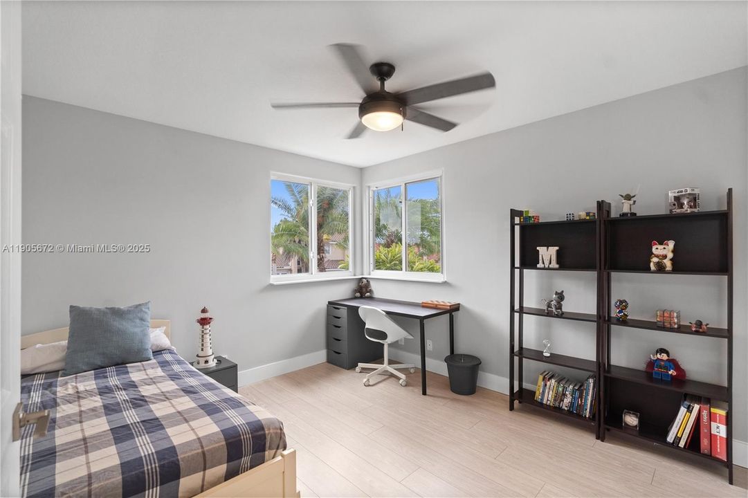 На продажу: $1,150,000 (4 спален, 3 ванн, 2394 Квадратных фут)