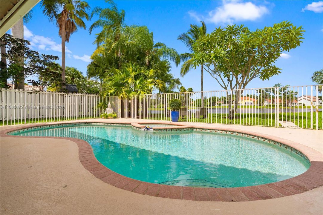 На продажу: $1,150,000 (4 спален, 3 ванн, 2394 Квадратных фут)