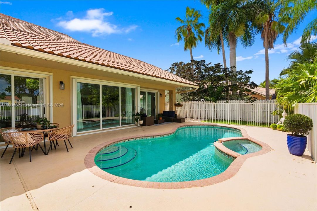 На продажу: $1,150,000 (4 спален, 3 ванн, 2394 Квадратных фут)