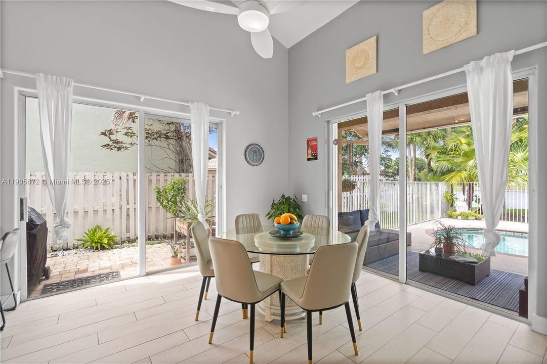 На продажу: $1,150,000 (4 спален, 3 ванн, 2394 Квадратных фут)